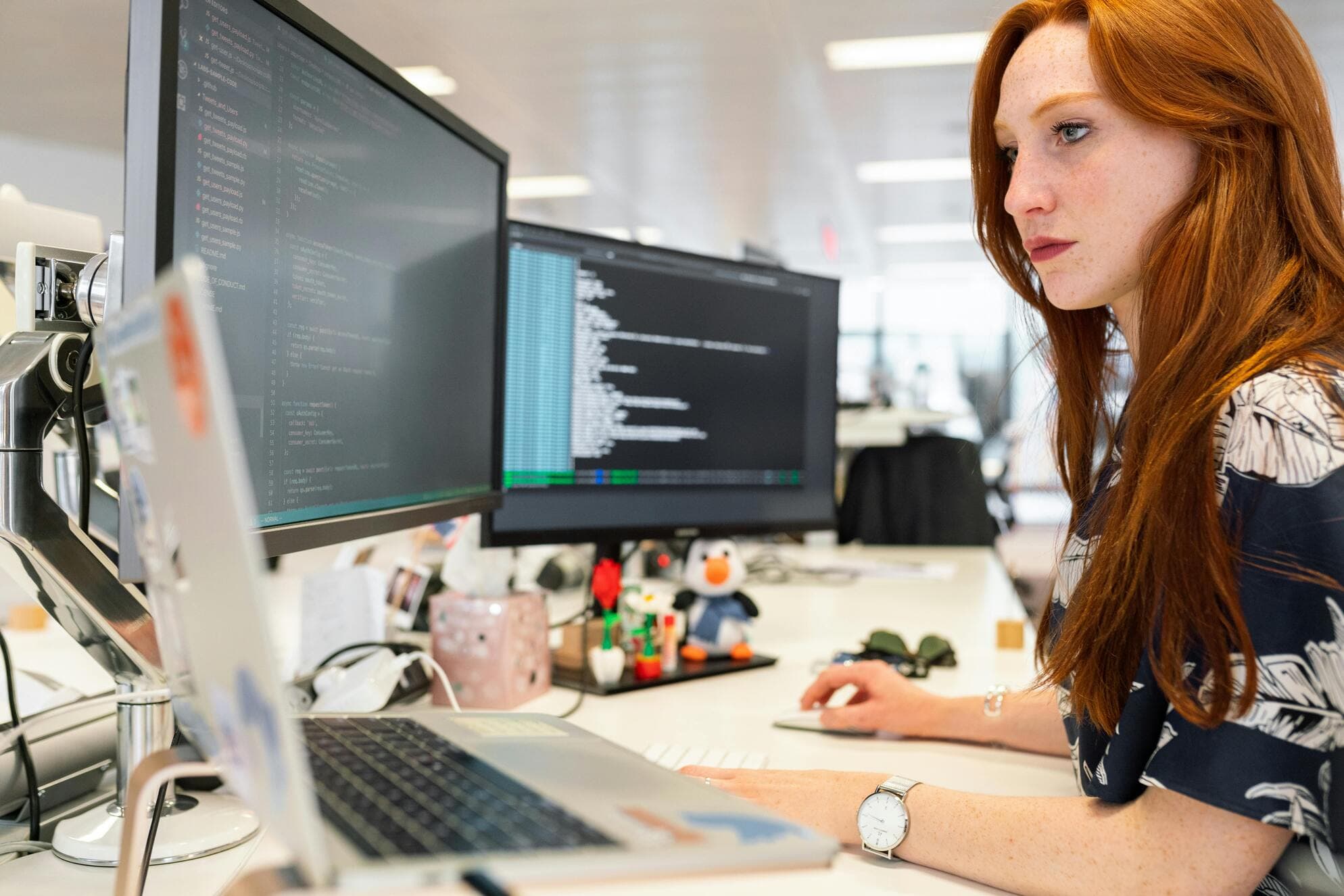 Mulheres em tech: como entrar, crescer e negociar na área